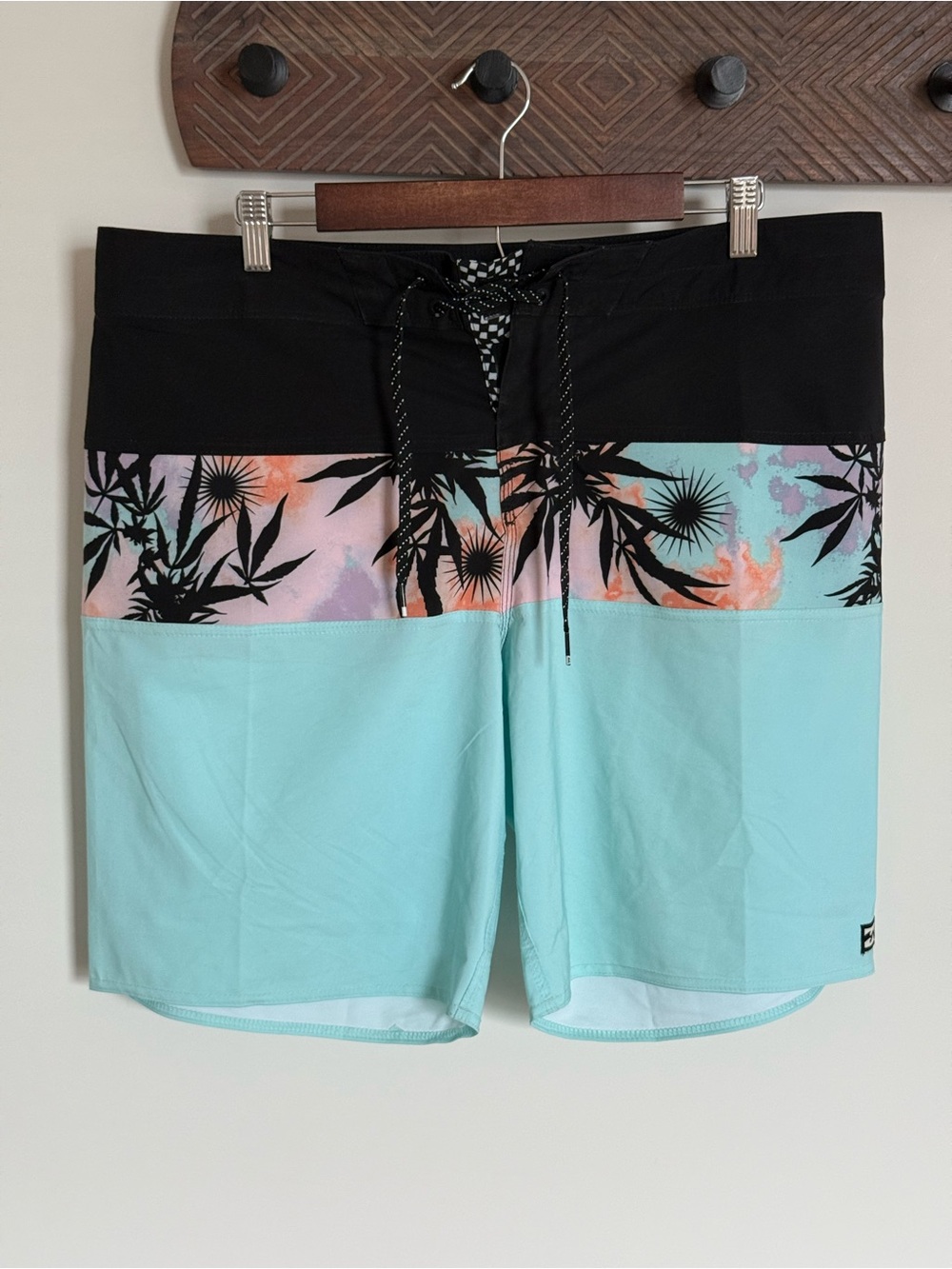 Billabong Men’s 4-way Performance Stretch Tribong Pro Boardshort
Aqua 36 Waist - Picture 3 of 14